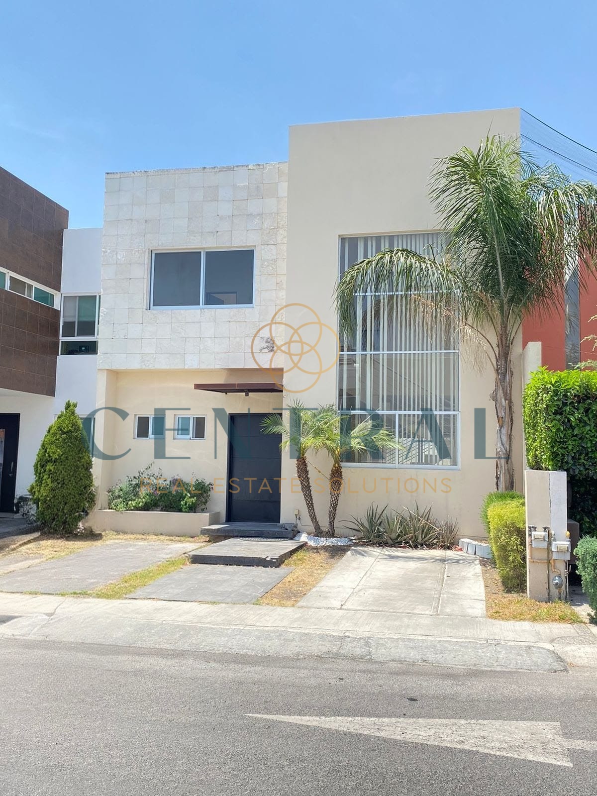 CASA EN RENTA EN SANTA FE JURIQUILLA (rentada) 
